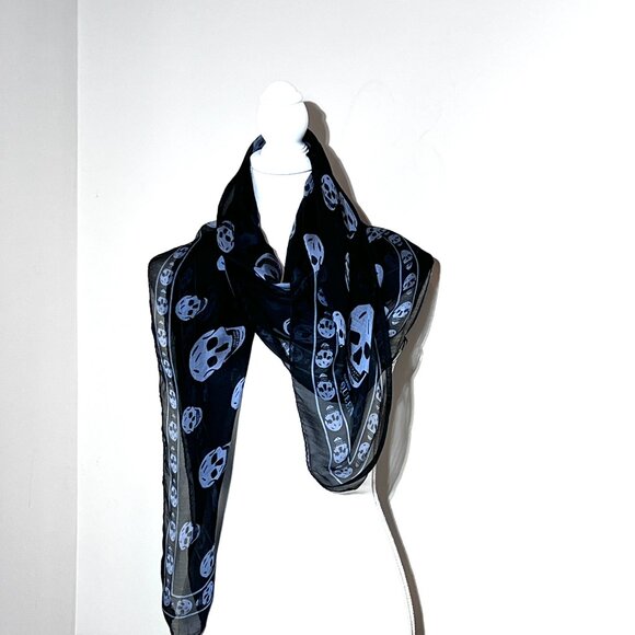 Alexander McQueen Silk Large Iconic Skull Scarf Shawl Black White - Picture 2 of 8